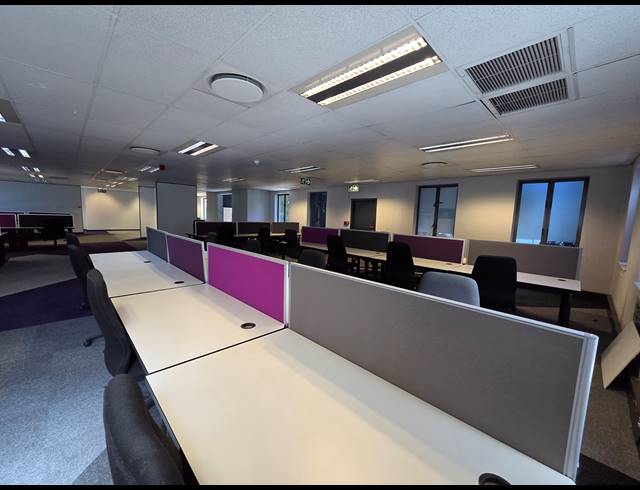 344M² OFFICE TO LET IN SANDOWN
